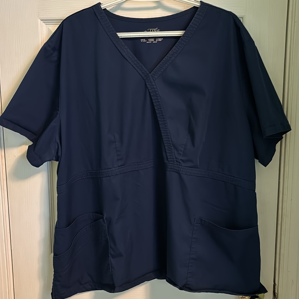 Cherokee Luxe Navy Plus Scrub Top. Size 3X.